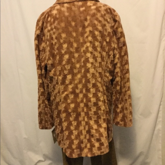 Coat - Picture 2 of 3